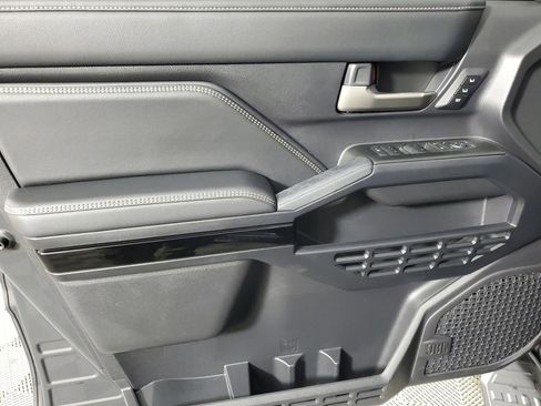 Used 2025 Toyota 4Runner Limited image 18