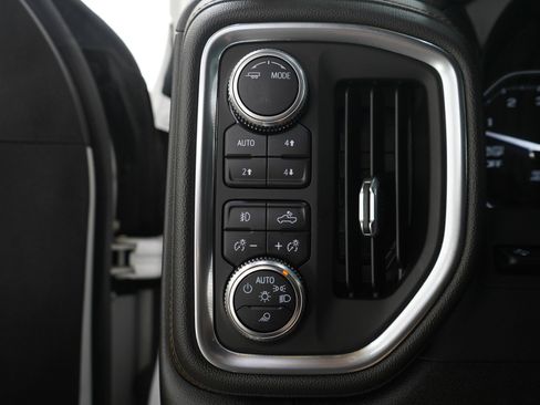 Used 2020 GMC Sierra 1500 AT4 w/ Off-Road Performance Package AWD/4WD image 29