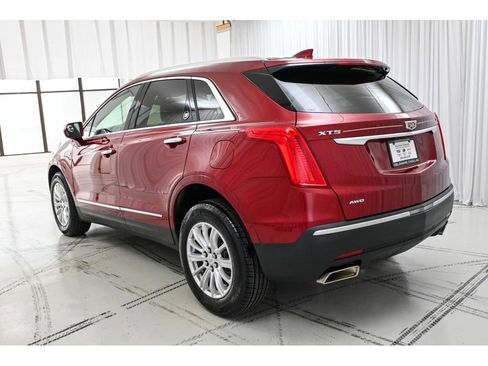 Used 2019 Cadillac XT5 AWD image 5