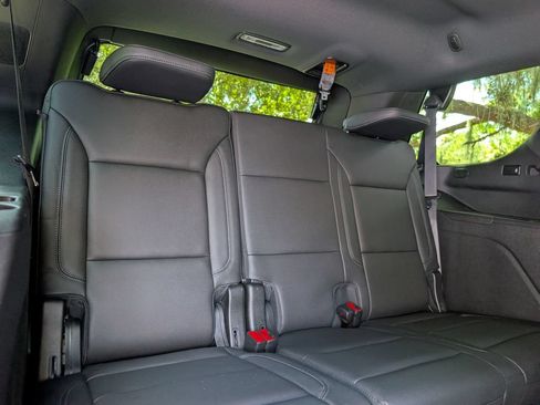Used 2021 Chevrolet Tahoe LT w/ Luxury Package RWD image 25