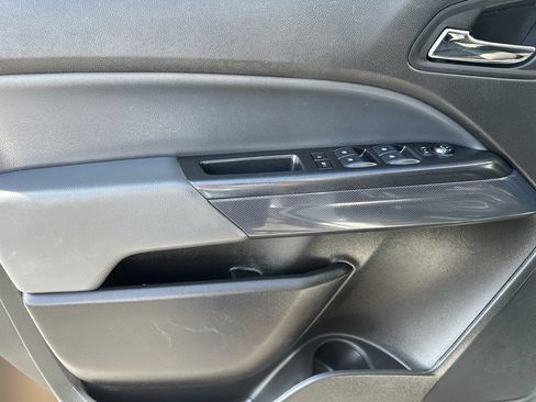 Used 2022 Chevrolet Colorado Z71 AWD/4WD image 17