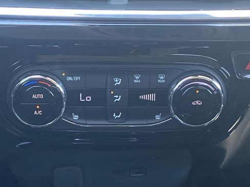 New 2026 Chevrolet Trax ACTIV w/ Sunroof Package FWD image 11