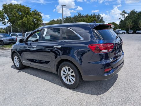 Used 2019 Kia Sorento AWD w/ LX Convenience Package image 6