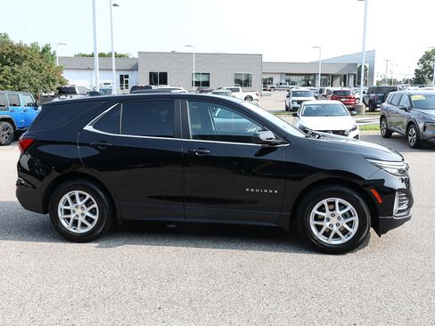 Used 2023 Chevrolet Equinox LT FWD image 8