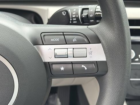 Certified 2025 Hyundai Tucson SE FWD image 25