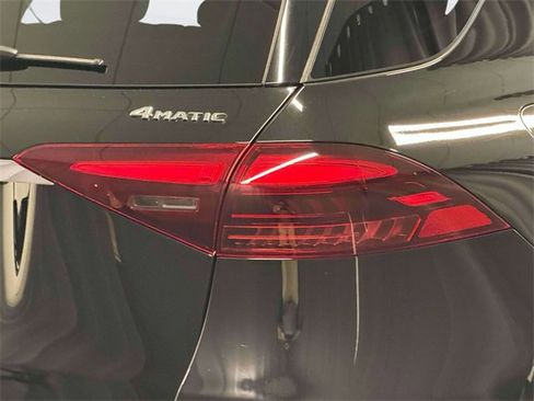 Certified 2025 Mercedes-Benz GLE 450 4MATIC image 8
