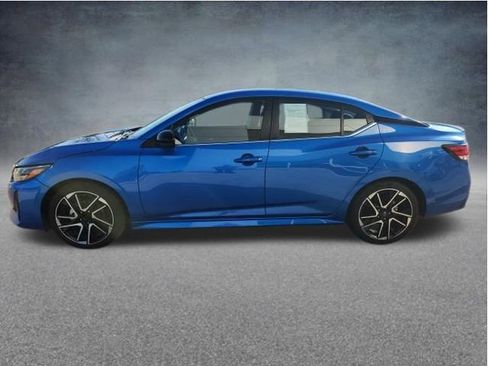 Used 2025 Nissan Sentra SR FWD image 3