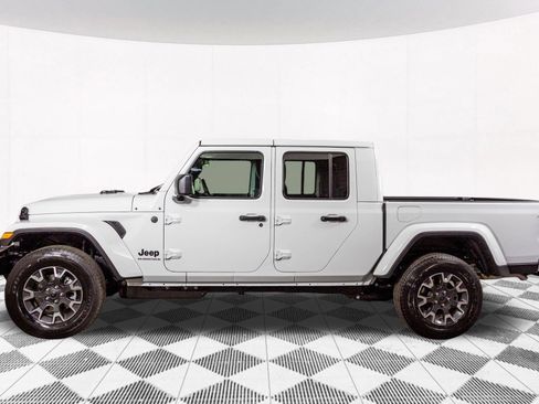New 2026 Jeep Gladiator Sport AWD/4WD image 17