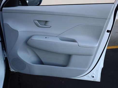 Used 2025 Hyundai Kona SEL image 22