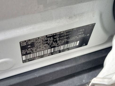 Used 2024 Toyota RAV4 XLE FWD image 32