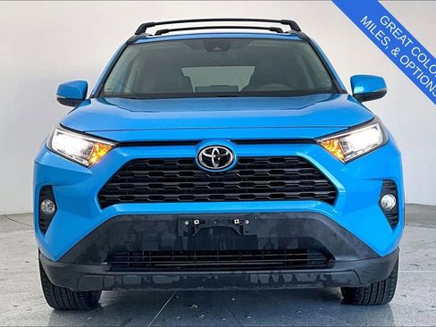 Used 2021 Toyota RAV4 XLE Premium w/ Carpet Mat Package (TMS) image 6