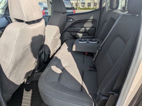 Used 2016 GMC Canyon SLE w/ SLE Convenience Package image 9