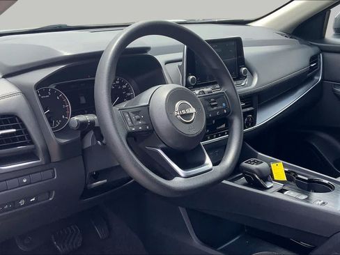 Used 2024 Nissan Rogue SV FWD image 17