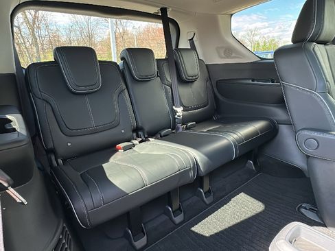 Used 2025 INFINITI QX80 Sensory image 26