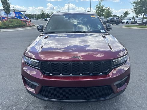 Certified 2024 Jeep Grand Cherokee Altitude AWD/4WD image 3