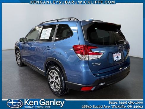 Certified 2023 Subaru Forester Premium AWD/4WD image 3