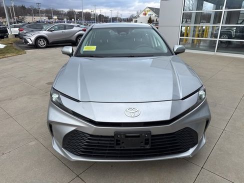 Used 2025 Toyota Camry LE image 2