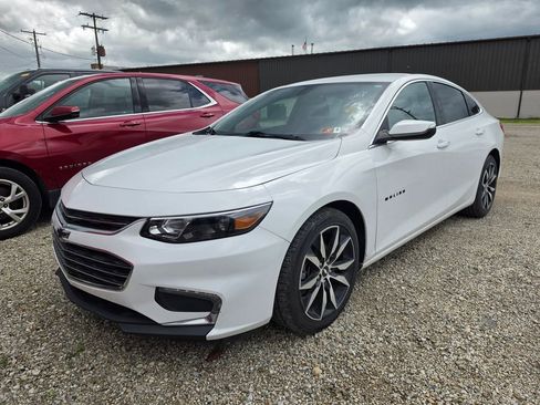 Used 2018 Chevrolet Malibu LT FWD image 1