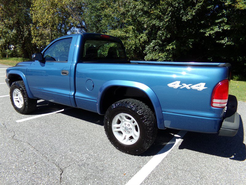 Used 2004 Dodge Dakota 4x4 Regular Cab w/ Tire & Handling Group image 9