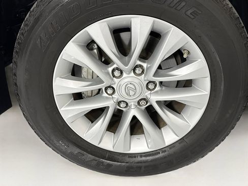 Certified 2023 Lexus GX 460 Premium w/ Premium Plus Package AWD/4WD image 34