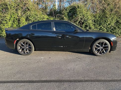Used 2021 Dodge Charger SXT w/ Blacktop Package image 2
