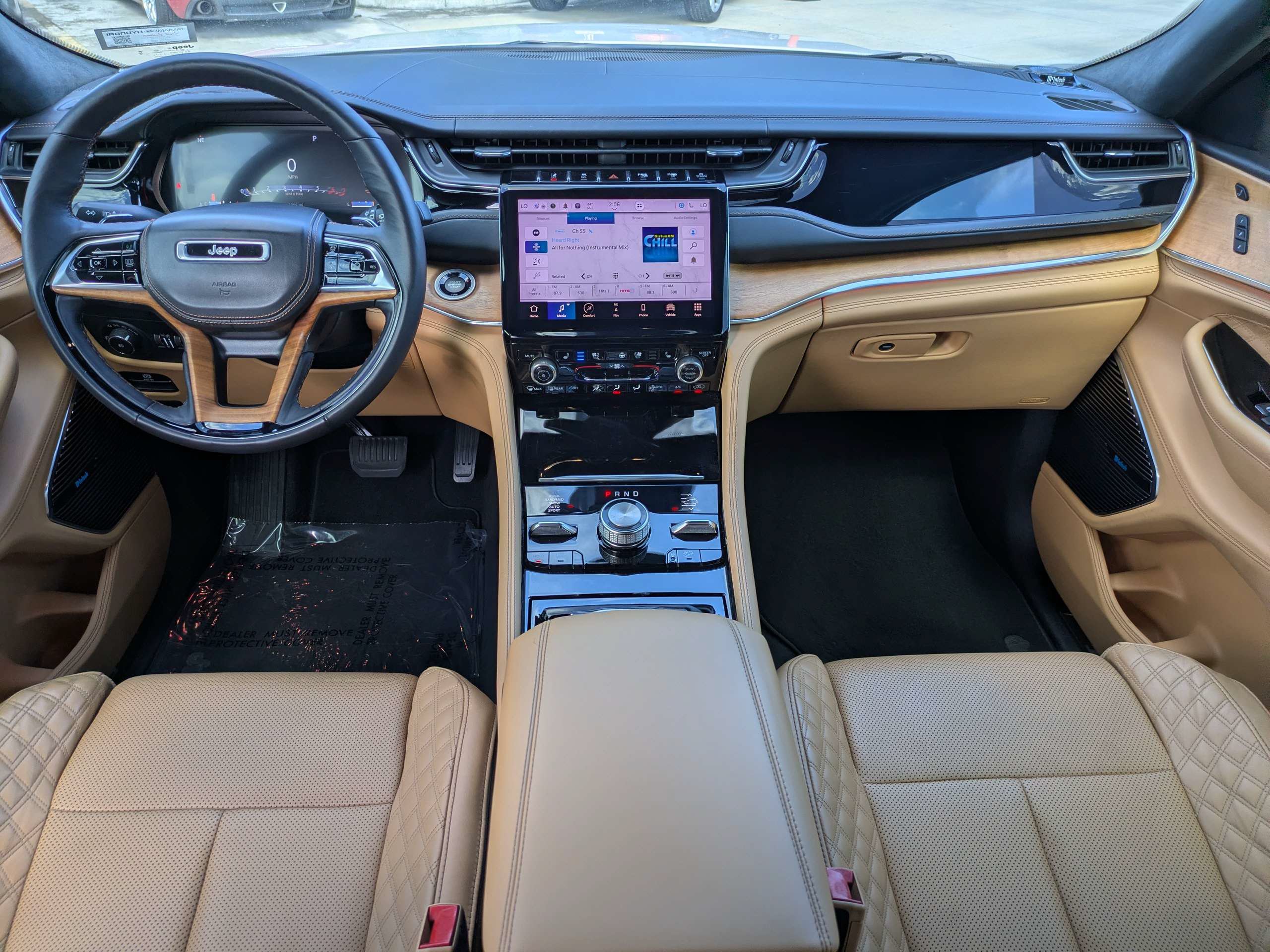 Used 2023 Jeep Grand Cherokee L Summit AWD/4WD image 15