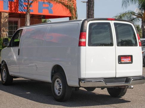Used 2017 Chevrolet Express 2500 Extended image 6