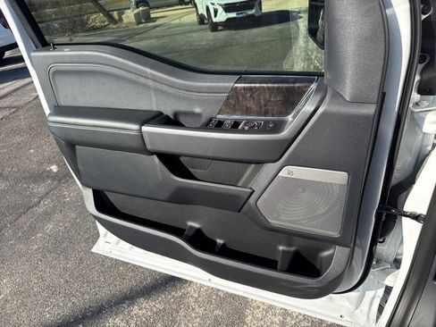 Used 2024 Ford F250 Lariat w/ Sport Appearance Package image 18