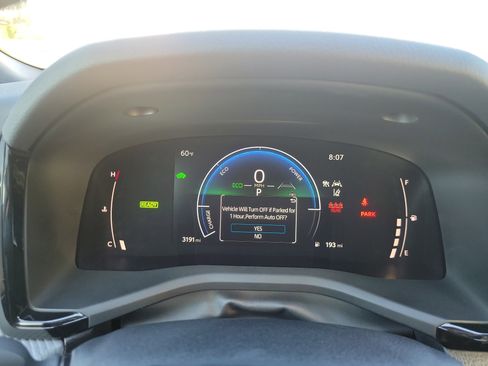 Used 2025 Toyota Camry SE image 18