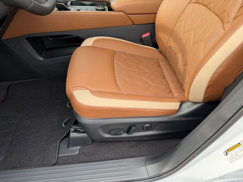 New 2026 Nissan Pathfinder Platinum AWD/4WD image 13