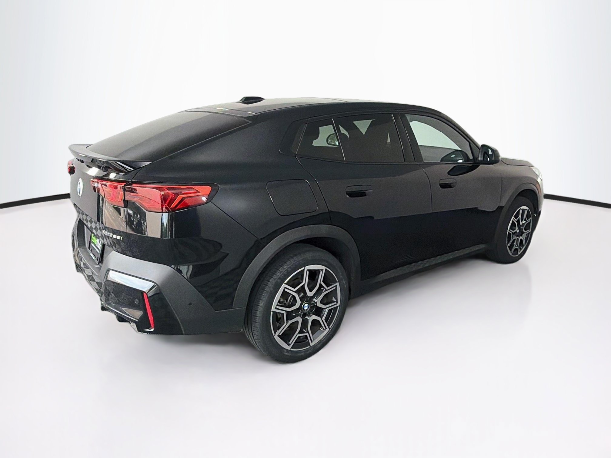 Used 2026 BMW X2 xDrive28i AWD/4WD image 9