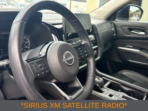 Used 2022 Nissan Pathfinder SL w/ SL Premium Package FWD image 6