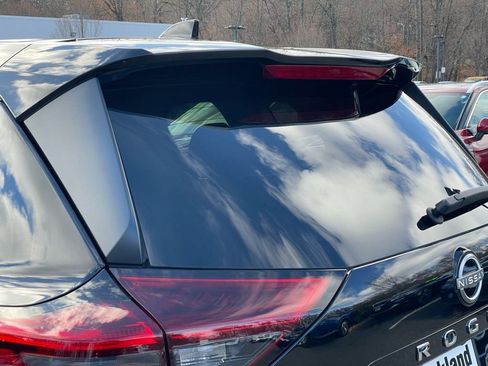 Certified 2023 Nissan Rogue SV AWD/4WD image 32
