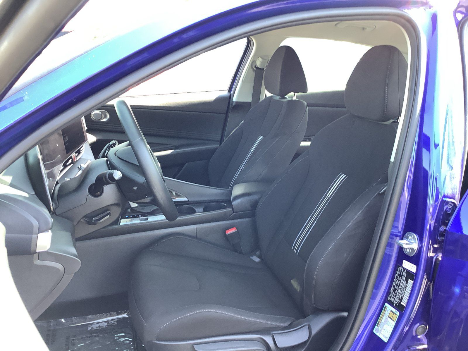 Used 2023 Hyundai Elantra SEL w/ Convenience Package FWD image 9