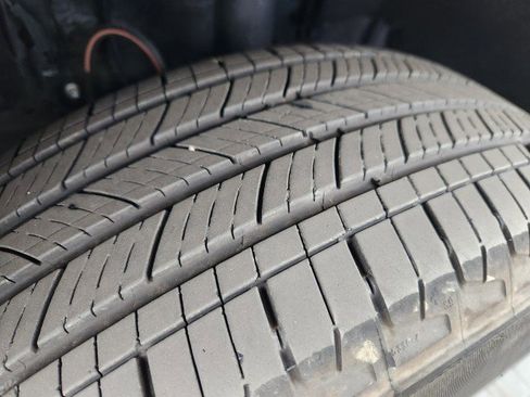 Used 2025 Toyota RAV4 XLE image 9