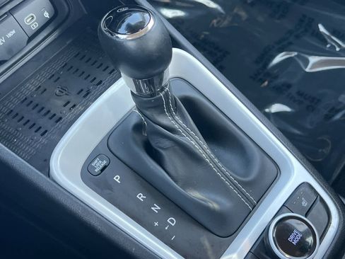 Certified 2023 Hyundai Venue Limited image 22