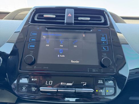 Used 2016 Toyota Prius Three Touring FWD image 21