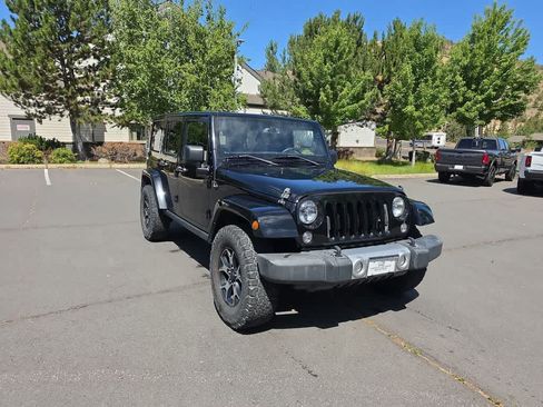 Used 2015 Jeep Wrangler Unlimited Sahara w/ Connectivity Group AWD/4WD image 7