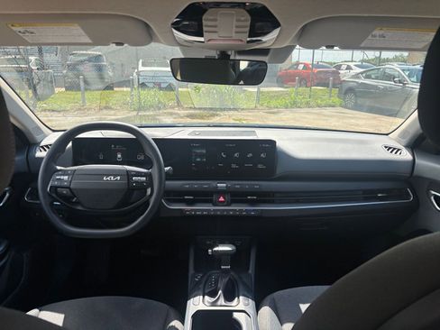 Used 2025 Kia K4 FWD image 32