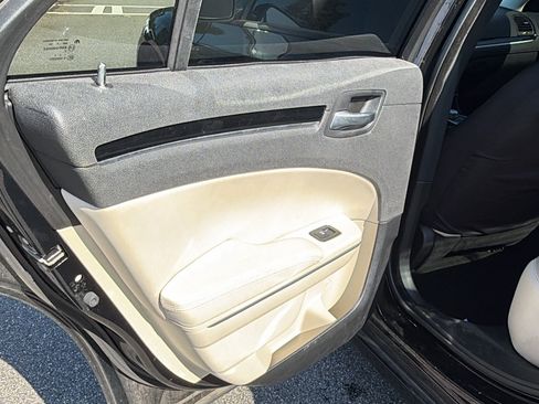 Used 2023 Chrysler 300 Touring w/ Sport Appearance Package RWD image 20