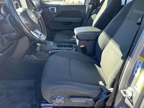 Used 2020 Jeep Wrangler Unlimited Sahara image 13