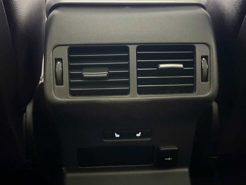 Used 2023 Land Rover Range Rover Velar R-Dynamic S image 25