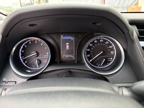 Used 2018 Toyota Camry LE FWD image 19