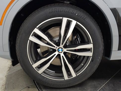 Used 2026 BMW X7 xDrive40i w/ M Sport Package AWD/4WD image 8