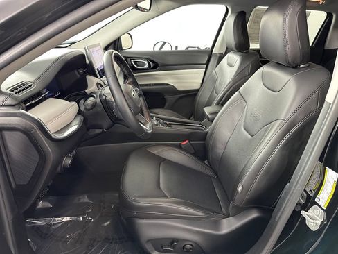 Used 2022 Jeep Compass Limited w/ Elite Group AWD/4WD image 16
