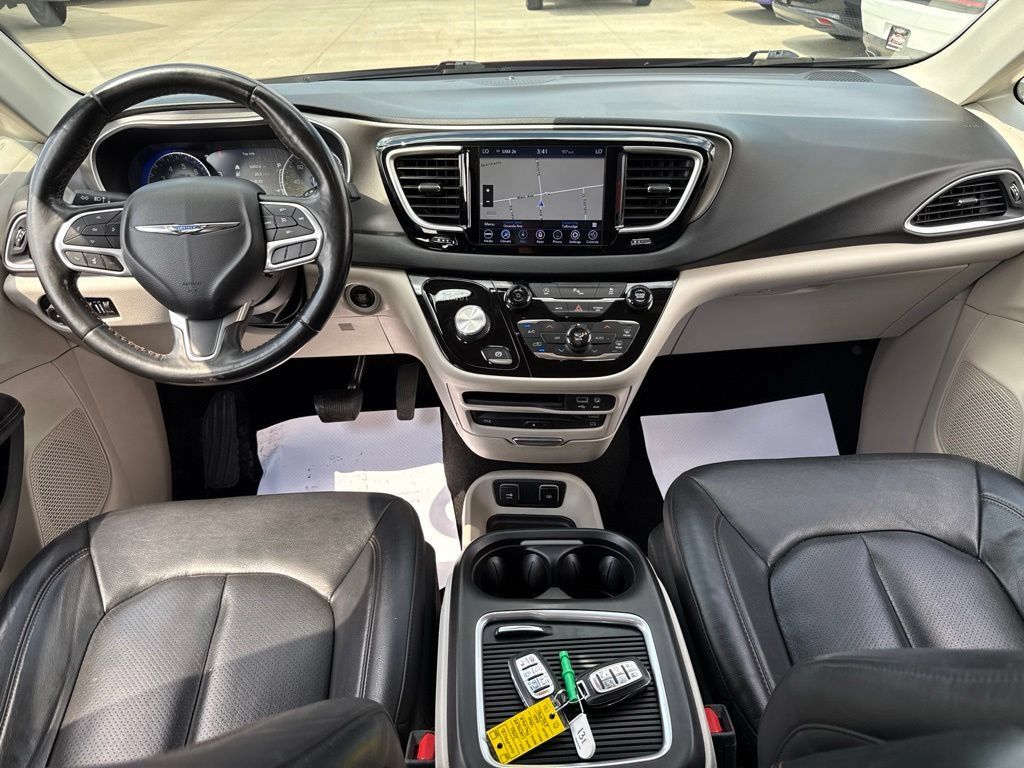 Used 2020 Chrysler Pacifica Touring-L Plus FWD image 43