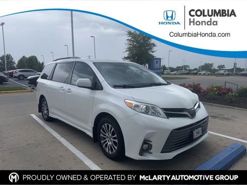 Used 2019 Toyota Sienna XLE FWD image 1