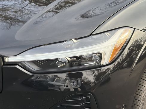 Certified 2025 Volvo XC60 B5 Plus image 6