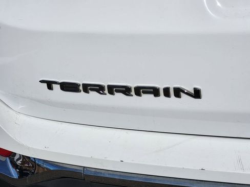 Used 2024 GMC Terrain SLT AWD/4WD image 31