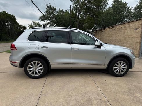 Used 2016 Volkswagen Touareg Sport AWD/4WD image 15